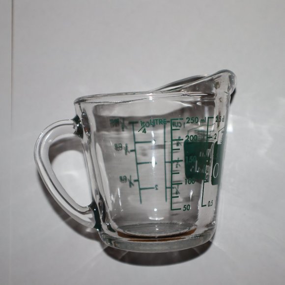 Anchor Hocking Oven Originals - 1/4 Litre - 1 Cup - Green Marking MEASURING CUP - Picture 2 of 8